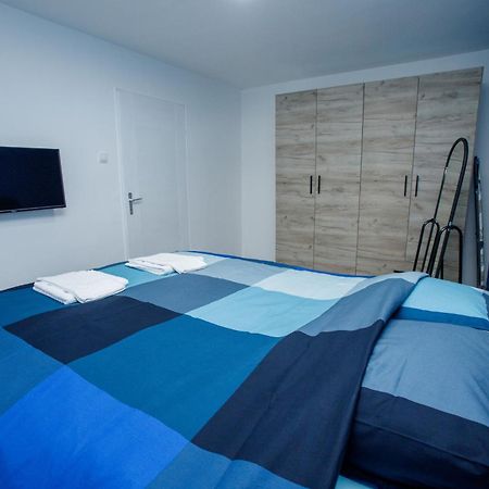7 Days Premium Apartment Суботица Стая снимка